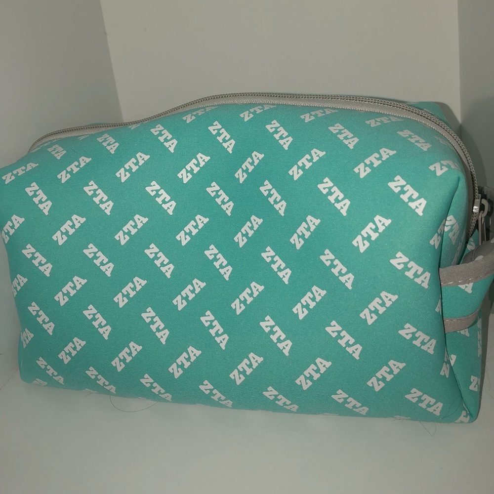 Zeta tau alpha makeup bag💙